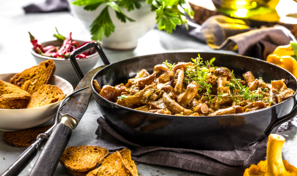 Pilzpfannen in verschiedenen Variationen sind im Herbst besonders lecker